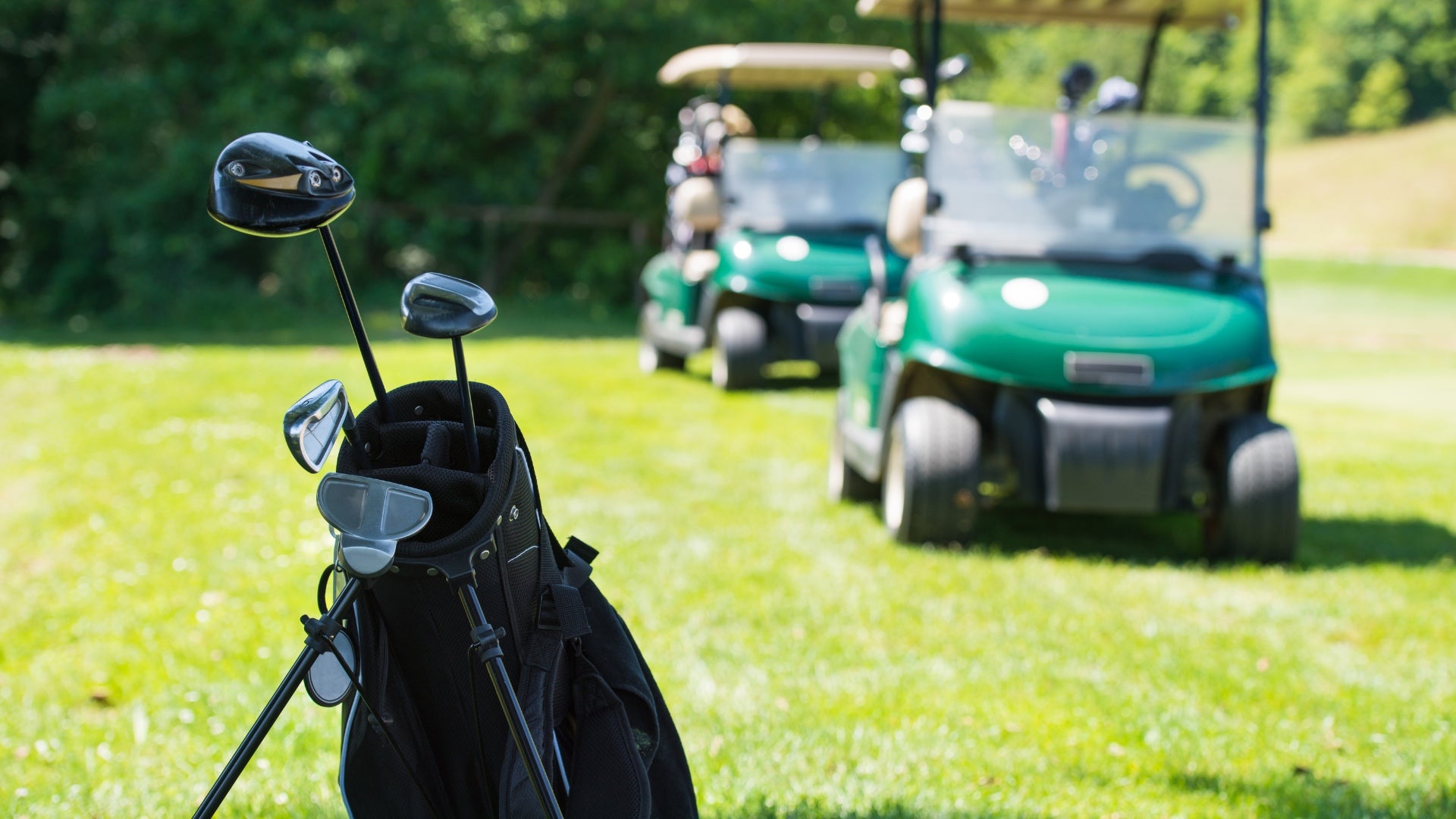 Effortlessly organize your golf gear for a seamless and enjoyable experience on the course.